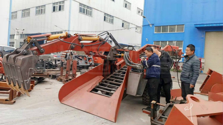 學(xué)開扒渣機.jpg 學(xué)開扒渣機.jpg